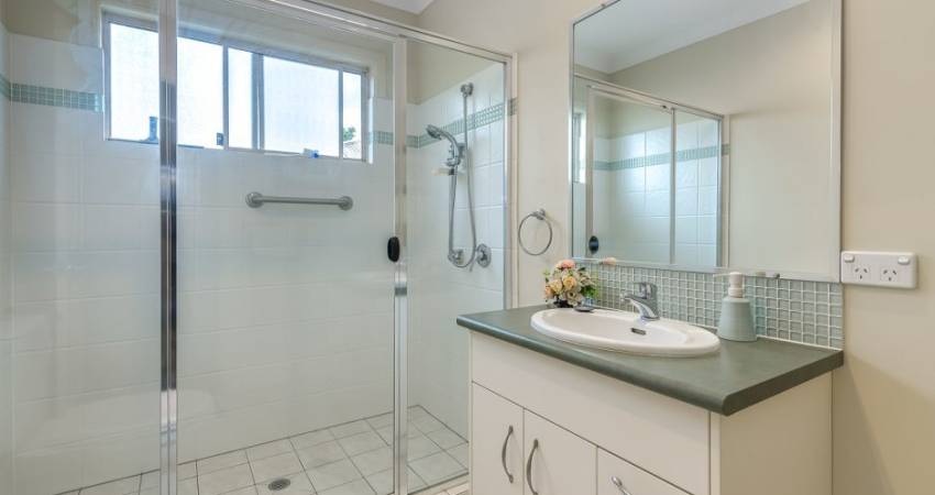 15/1 McKenzie Dr, Highland Park QLD 4211 - 5