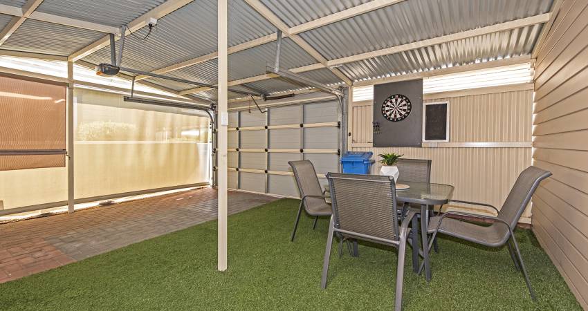 597 Kalamunda Rd, High Wycombe WA -2