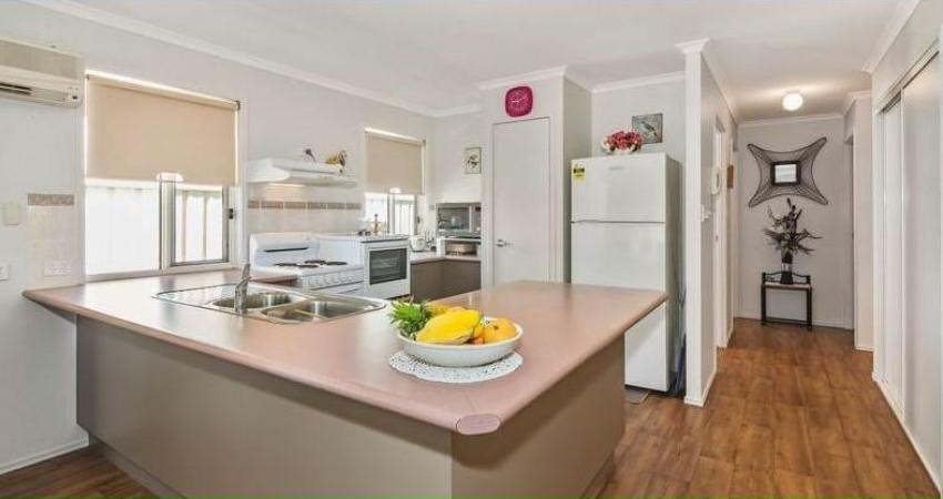 171 Regal Waters Bethania QLD 4205-1