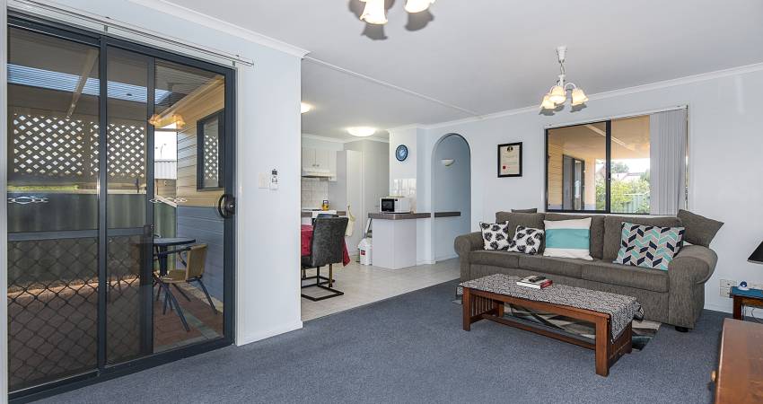 1140 Wanneroo Rd, Ashby-5