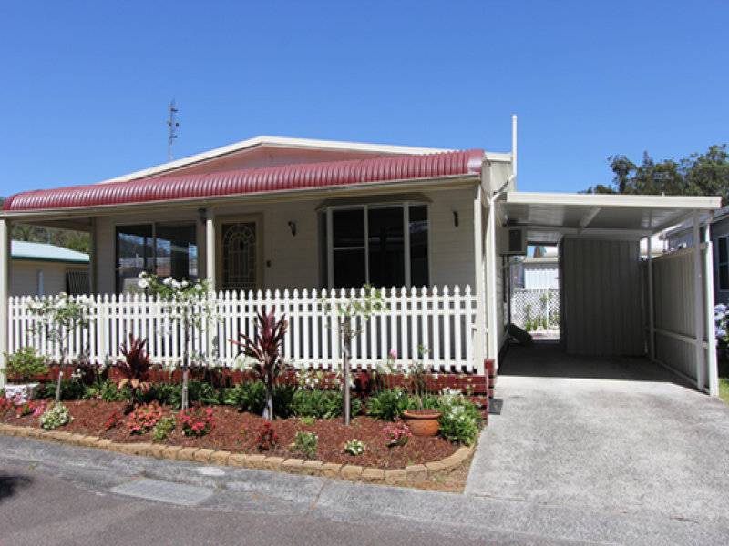 17 Seventh Avenue, Broadlands Estate, Green Point 2