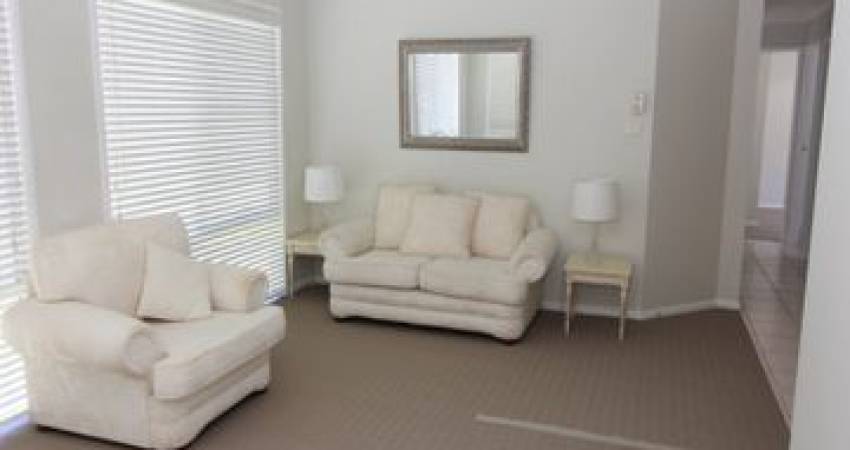 17 Seventh Avenue, Broadlands Estate, Green Point 1