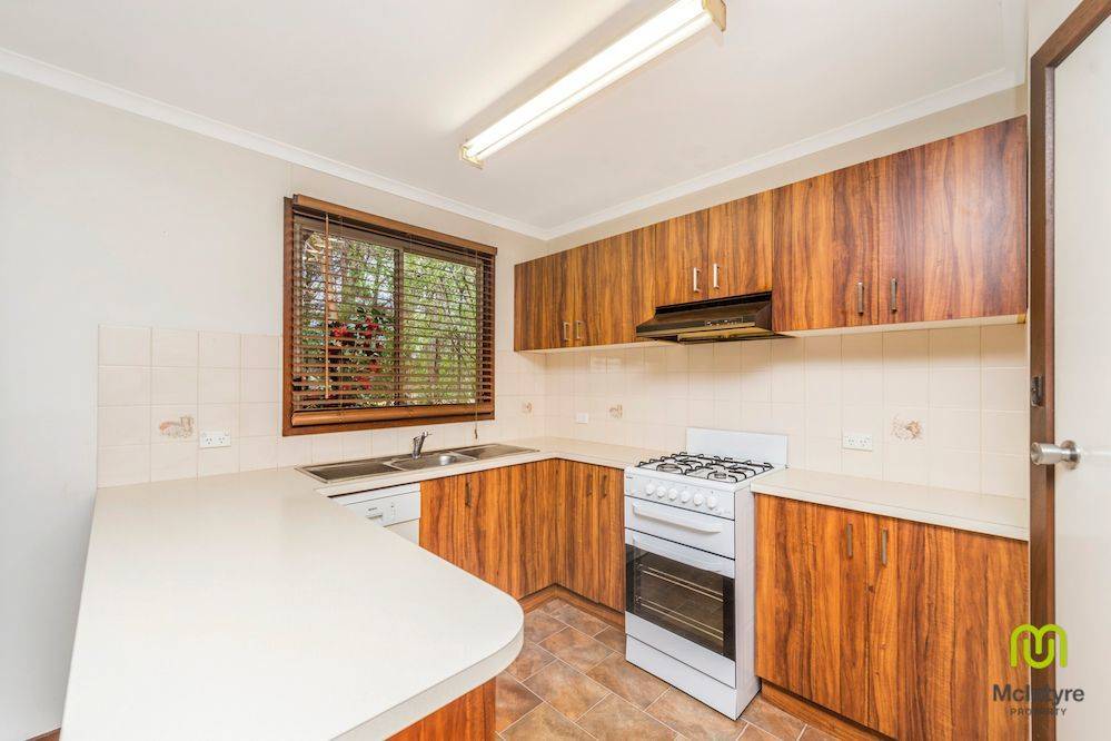 17 The Pines Avenue Symonston 1