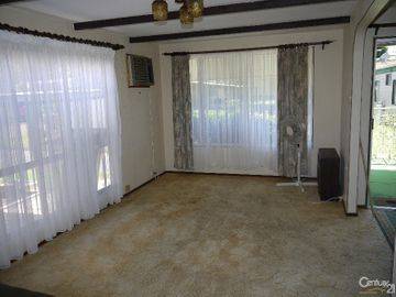 186 Lady Penrhyn Place, Kincumber 1