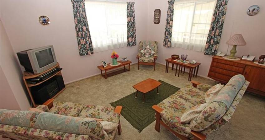 1 Third Avenue Broadlands Estate GREEN POINT NSW 2251 2