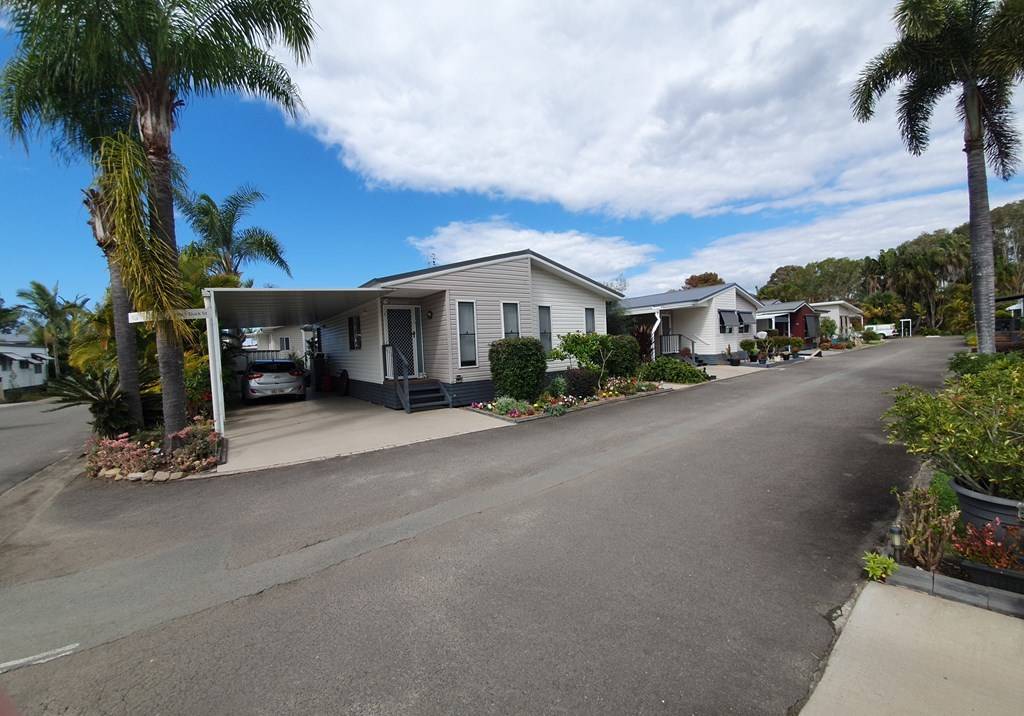 201/319 Bradman Avenue, Maroochydore QLD 5