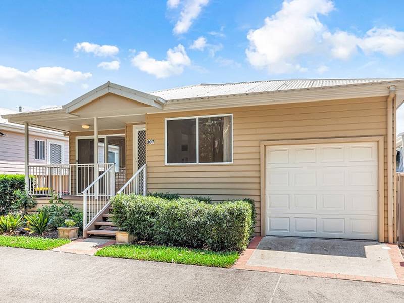 207/2 Saliena Avenue Lake Munmorah, NSW 2259-7