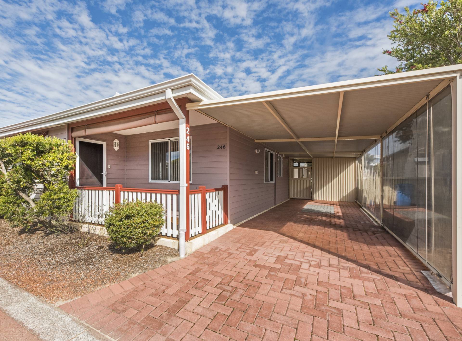 597 Kalamunda Rd, High Wycombe WA -7