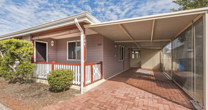 597 Kalamunda Rd, High Wycombe WA -7