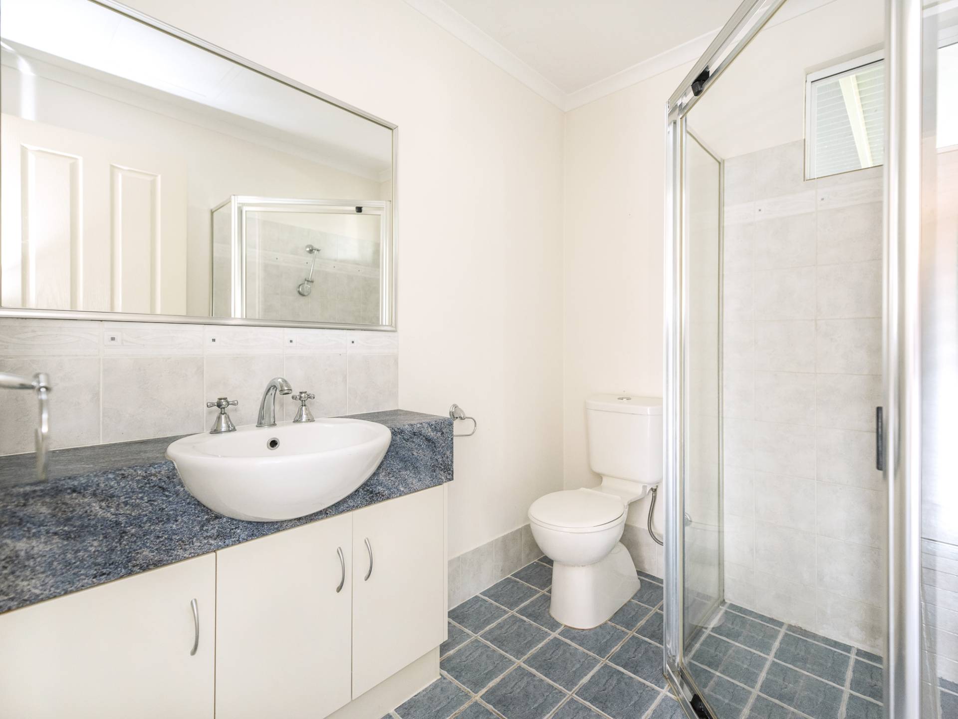 597 Kalamunda Rd, High Wycombe WA -5