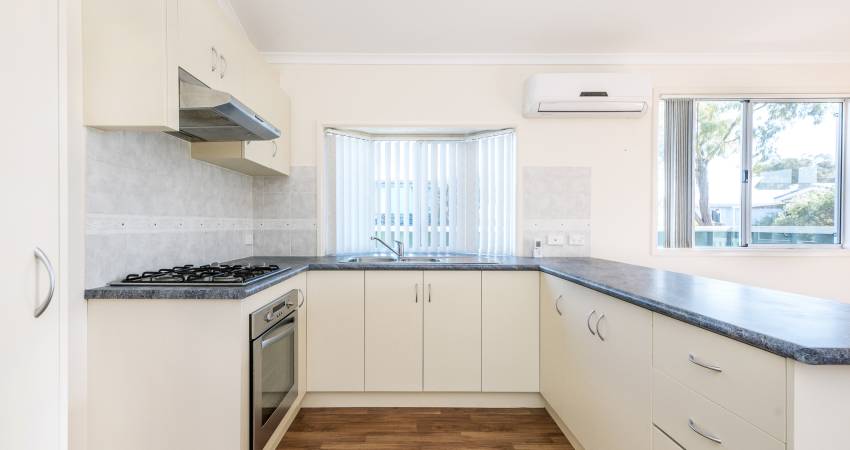 597 Kalamunda Rd, High Wycombe WA -3