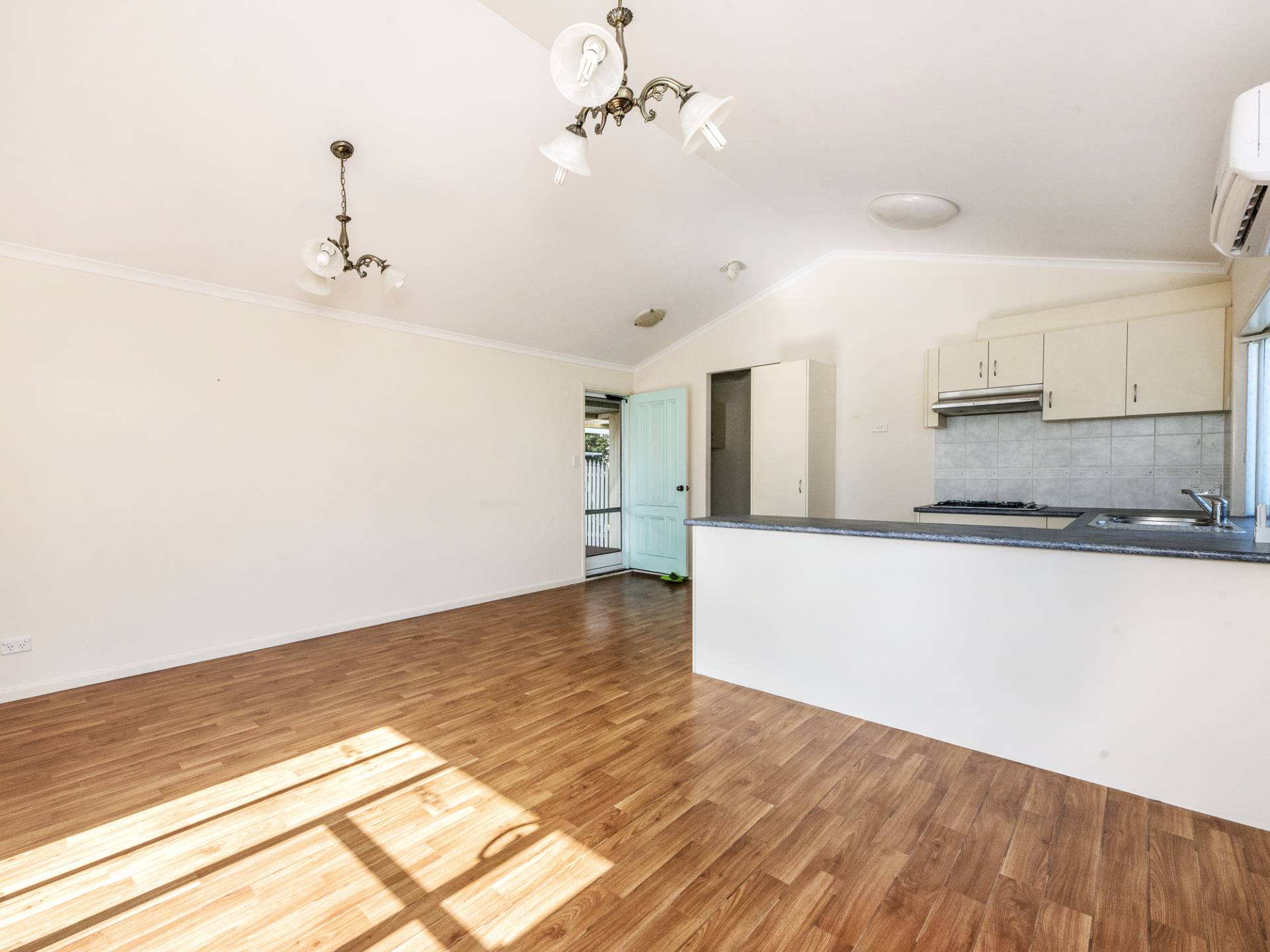 597 Kalamunda Rd, High Wycombe WA 2