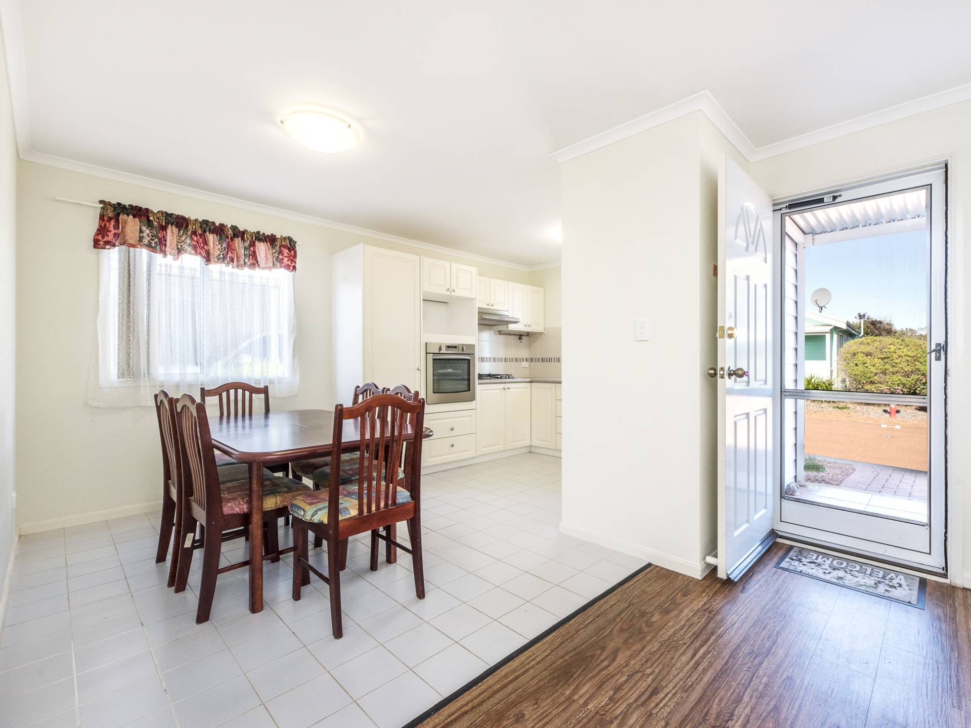 597 Kalamunda Rd, High Wycombe WA -6