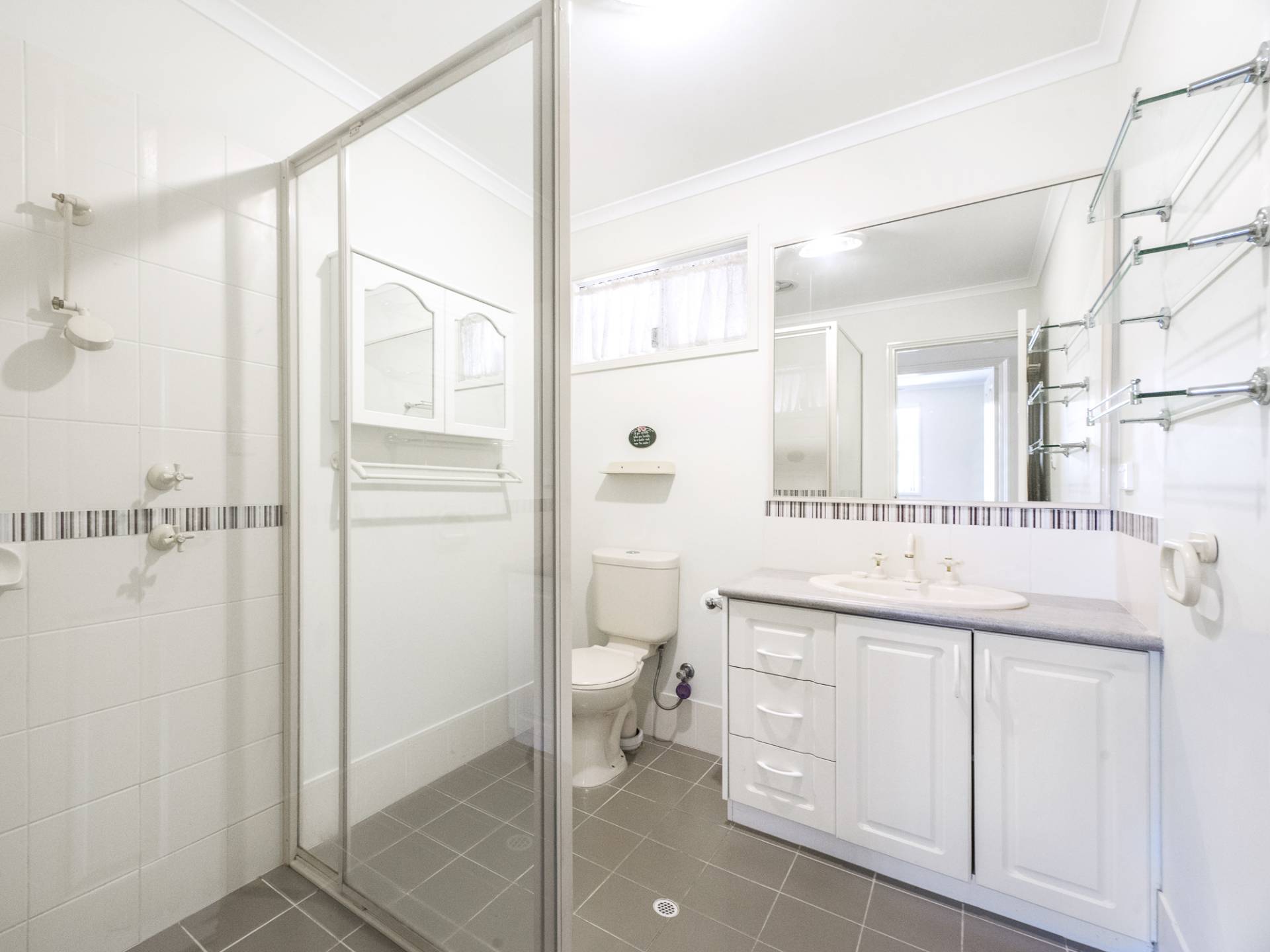 597 Kalamunda Rd, High Wycombe WA -4