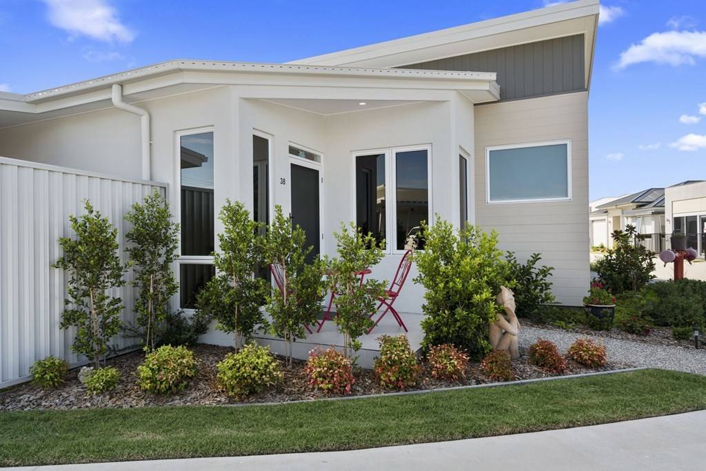38/2 Spinnaker Drive, Sandstone Point, QLD 4511 12