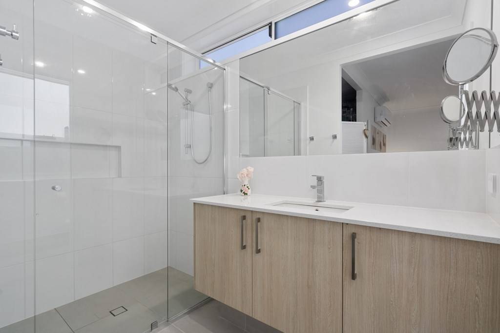 38/2 Spinnaker Drive, Sandstone Point, QLD 4511 8