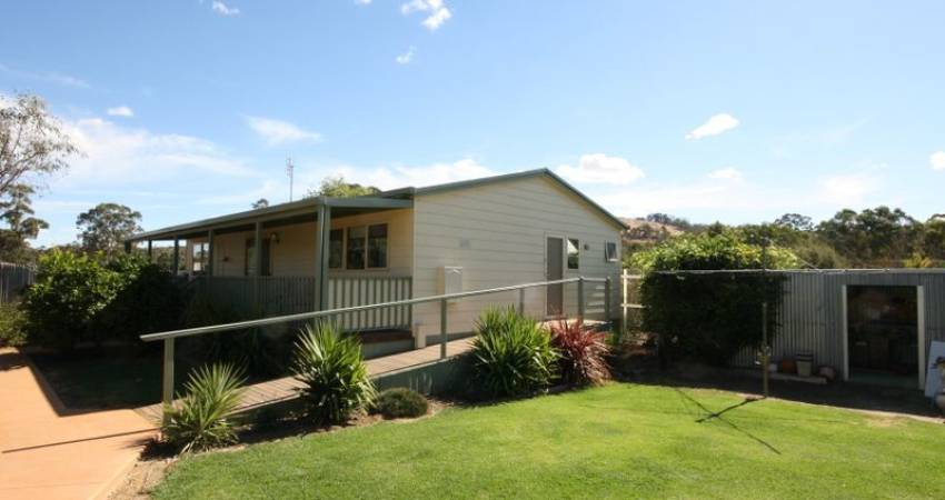 3881 Sunraysia Highway, St Arnaud, Vic 3478-1