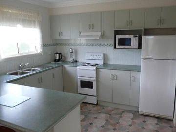 4/505 Great Alpine Road, Sarsfield, VIC 3875 2