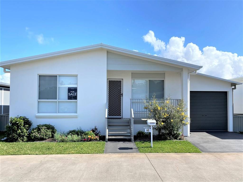 42/1A Lincoln Road, Port Macquarie NSW 2444 1