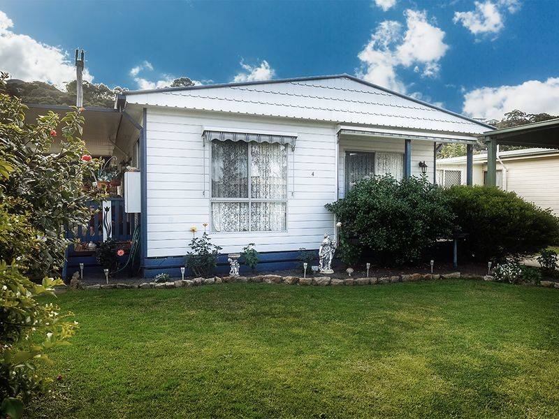 4 - 86 GOLF LINKS ROAD, Lakes Entrance, Vic 3909-1