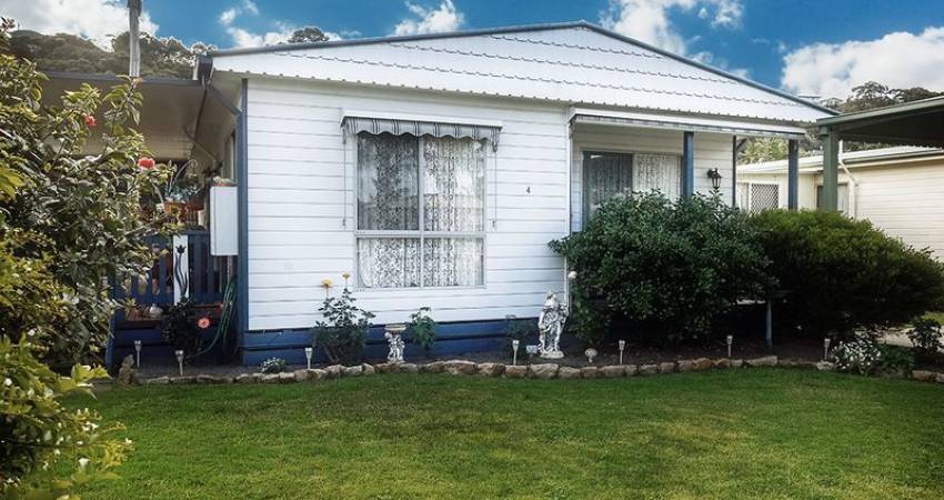 4 - 86 GOLF LINKS ROAD, Lakes Entrance, Vic 3909-1