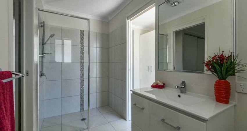 5/94 Twyford Street, Avoca QLD 4655  3