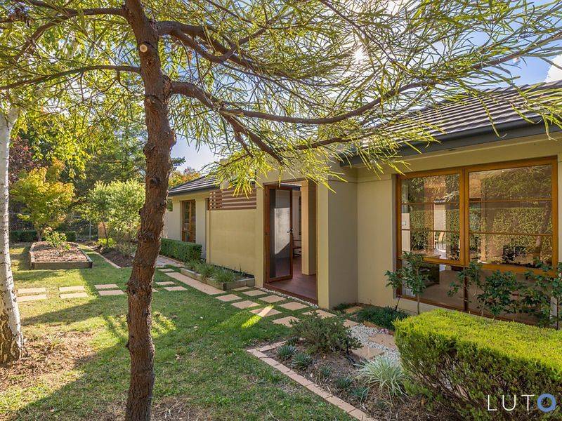 51 MacGregor Street, Deakin, ACT 2600-1