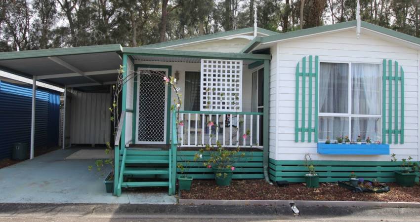 52 Seconds Ave Broadlands Estate Green Point NSW 2251-1