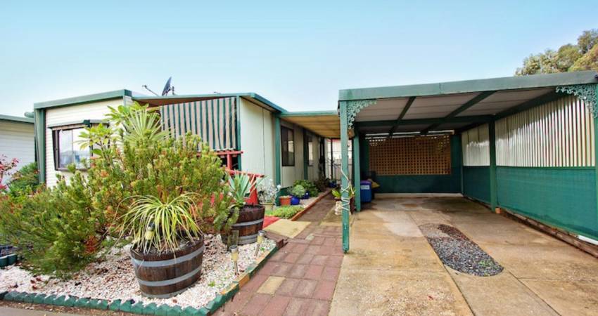 55 Fourth Avenue Hillier SA 5116-1