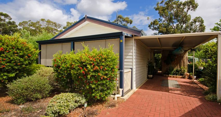 597 Kalamunda Rd, High Wycombe WA -7