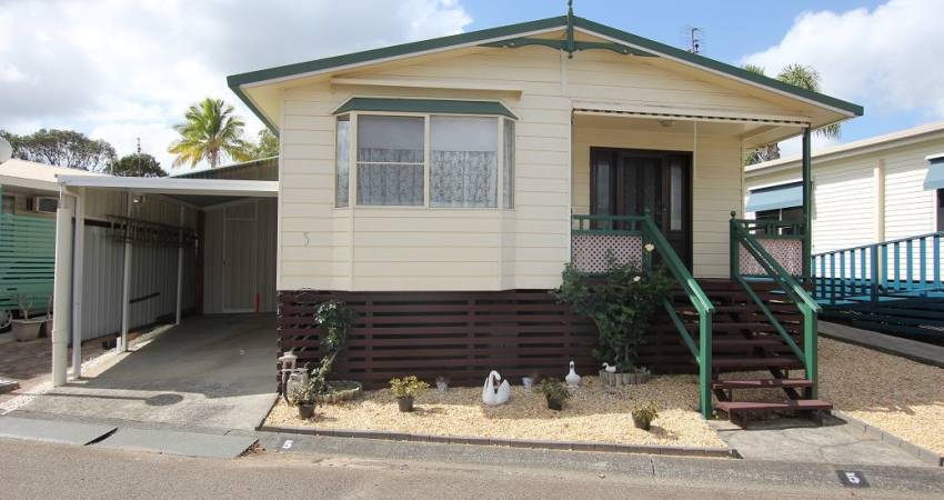 5 Sixth Avenue Green Point NSW 2251-1