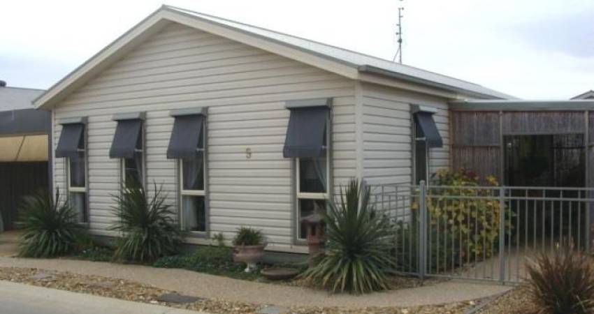 5 Swan Boulevard Cobb Haven, Moama, NSW 2731-1