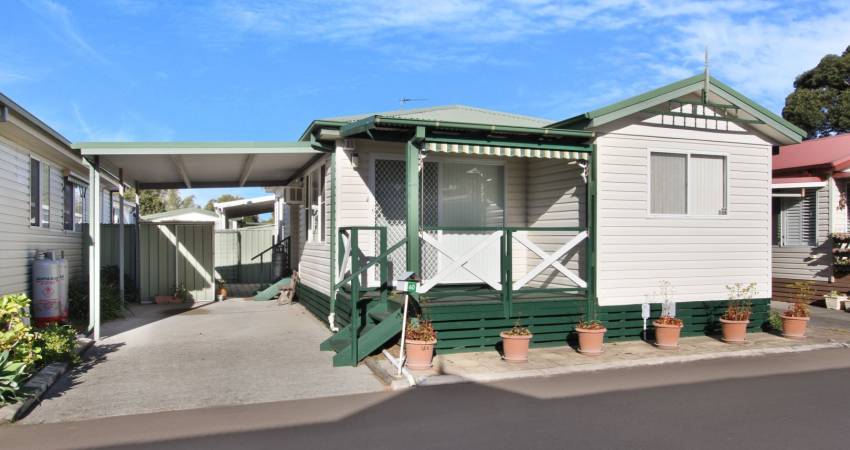 60 Angophora Crescent Kanahooka NSW 2530-1