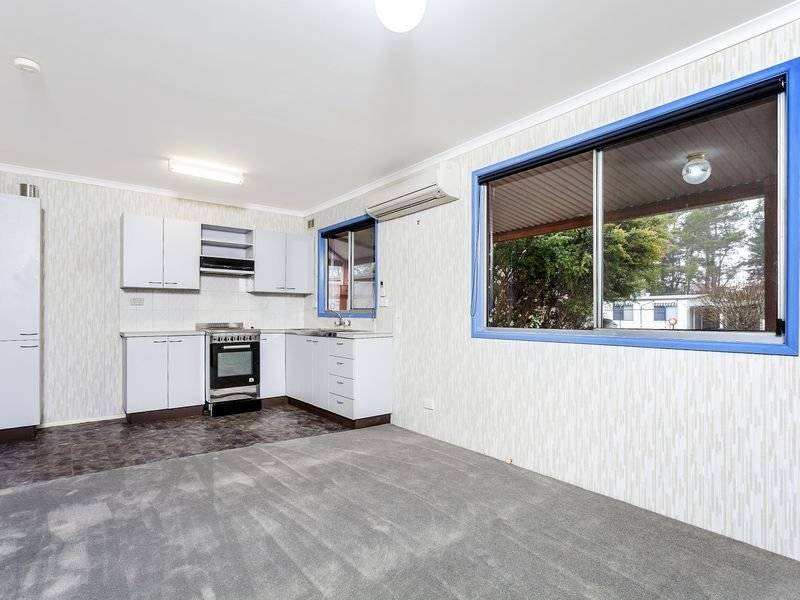 6 Conifer Avenue, Symonston, ACT 2609 1