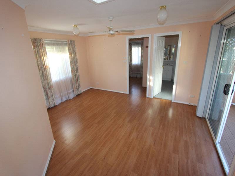 6 Second Avenue, Broadlands Estate, Green Point, NSW 2251  2