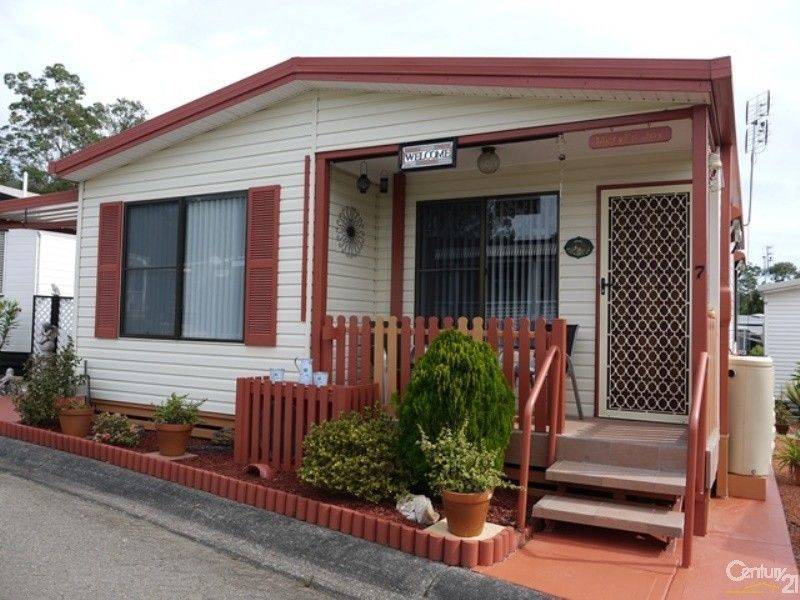 7 Third Avenue Broadlands Estate Green Point NSW 2251 2