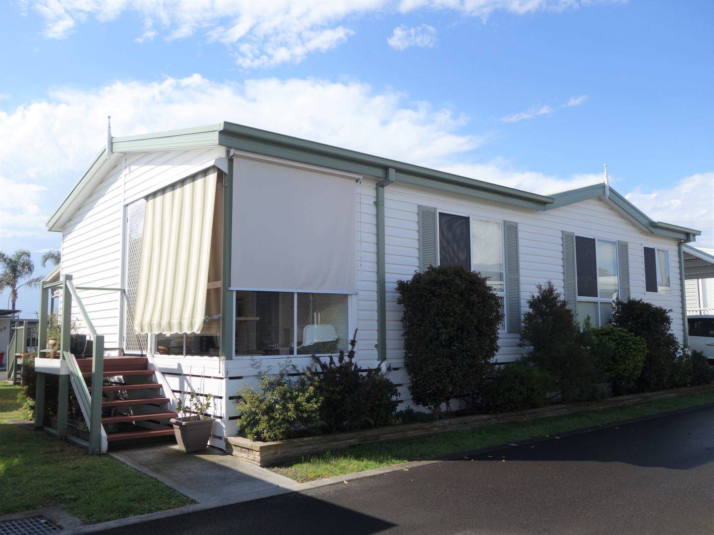 8/14th Avenue, 120 Osborne Parade Warilla NSW 2528 -1