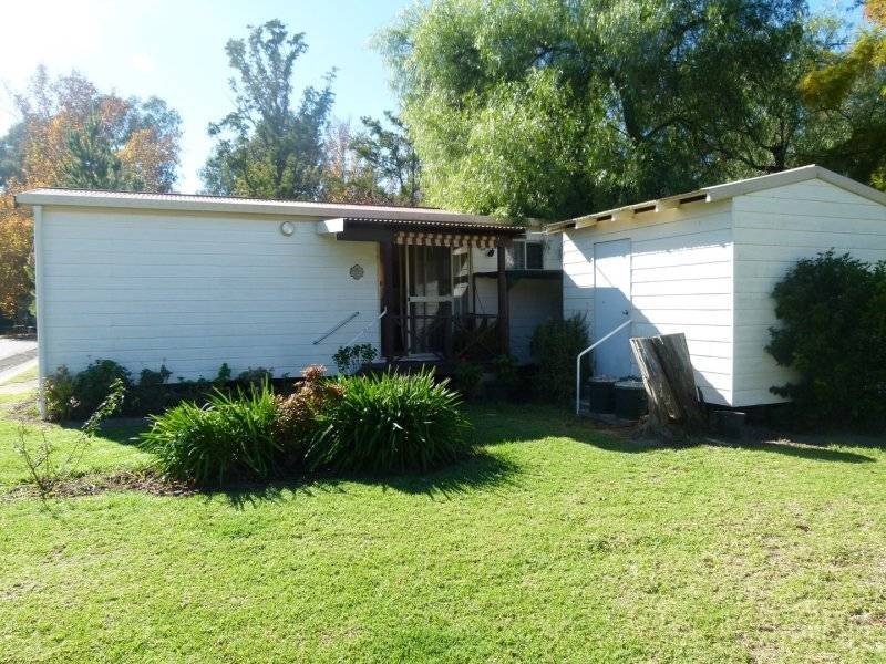 88 Reymond Street, Forbes, NSW 2871 1