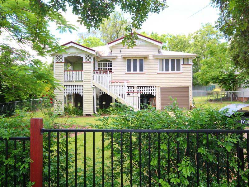 8 Eaglesfield Street, Beaudesert, Qld 4285 -1