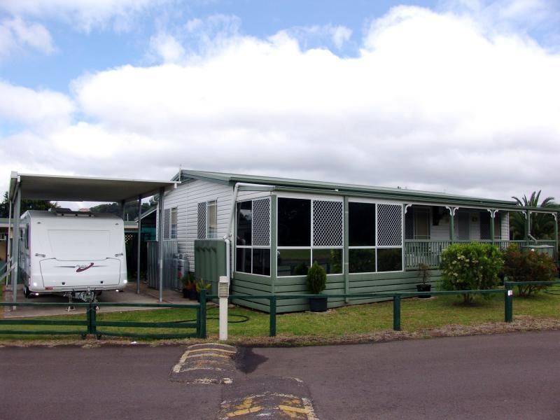 90/1 Woodrow Pl, Figtree NSW 2525 1