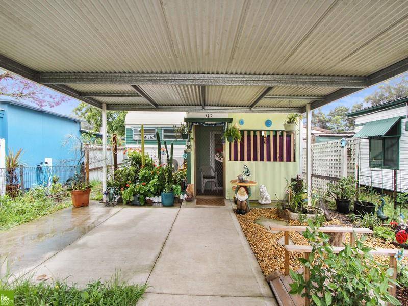 93/4 Woodrow Pl, Figtree, NSW 2525 2