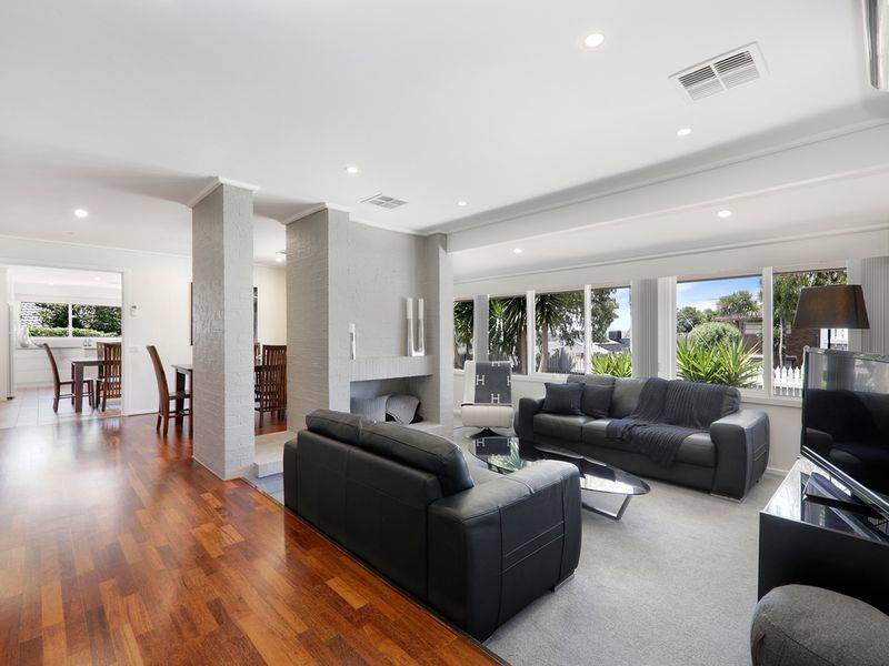 939 Ferntree Gully Road, Wheelers Hill, Vic 3150 2