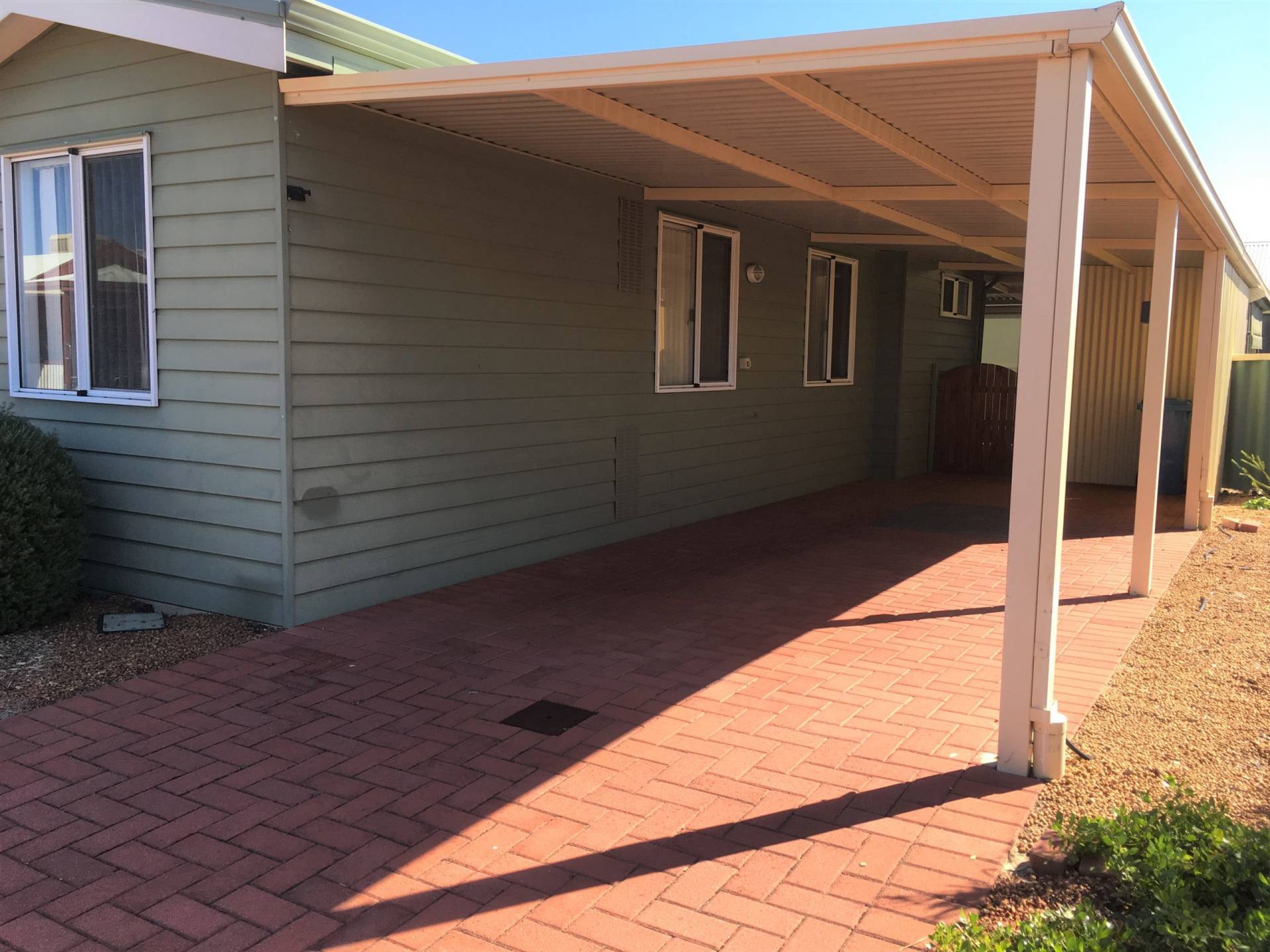 597 Kalamunda Rd, High Wycombe WA -6