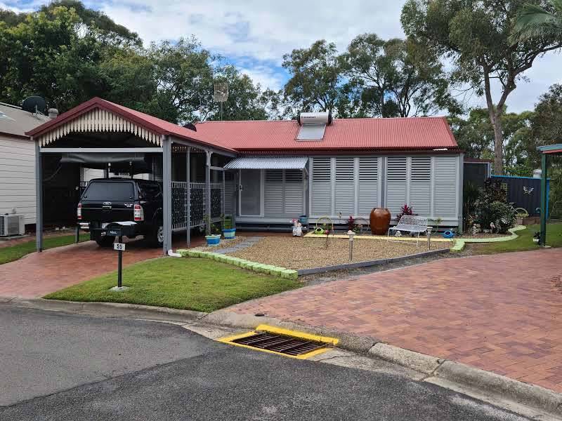208-218 Elizabeth Street Urangan QLD 4655-7