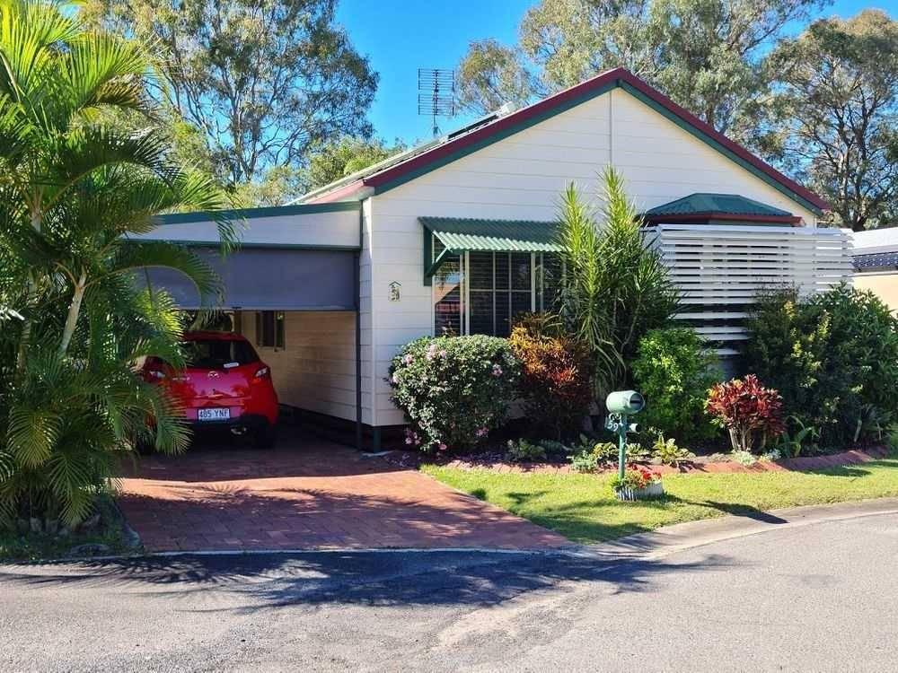 208-218 Elizabeth Street Urangan QLD 4655-7