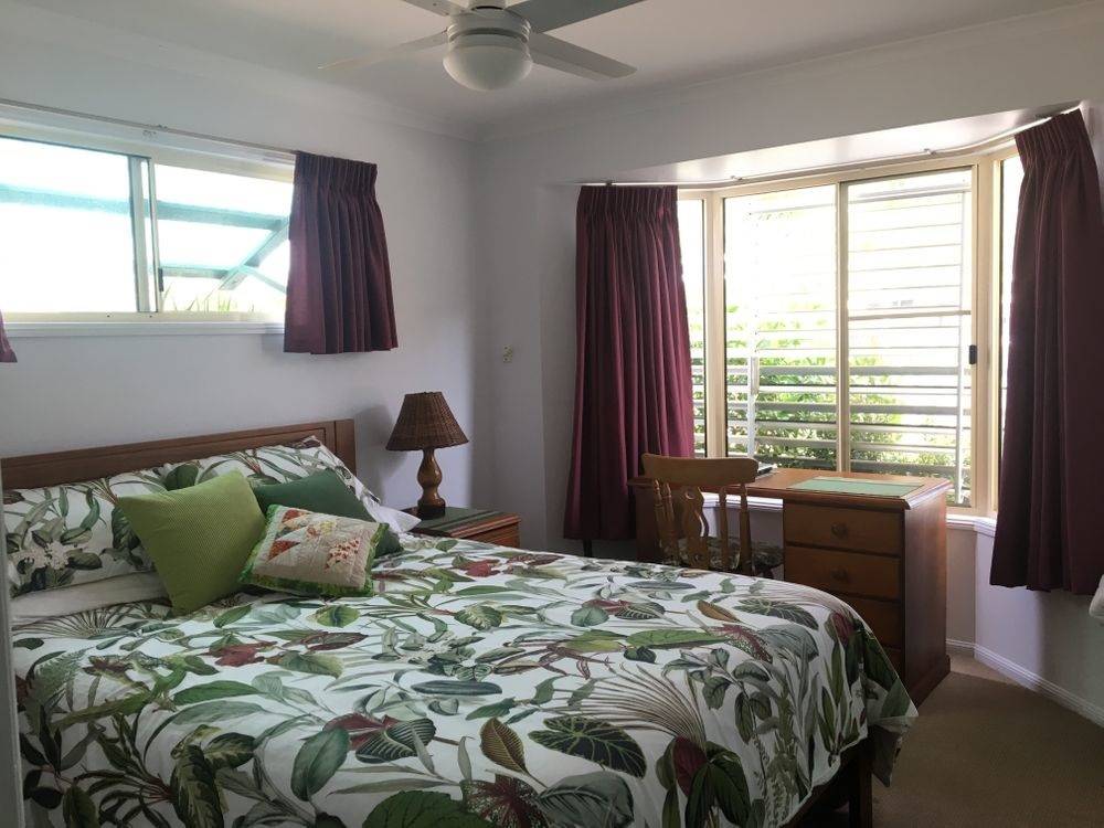 208-218 Elizabeth Street Urangan QLD 4655-3