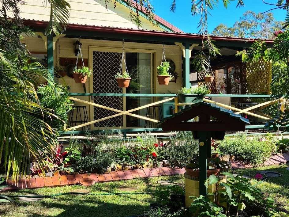 208-218 Elizabeth Street Urangan QLD 4655-1