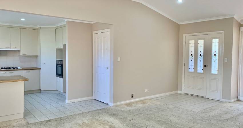 84 BORONIA CRESCENT Erina NSW 2250-2