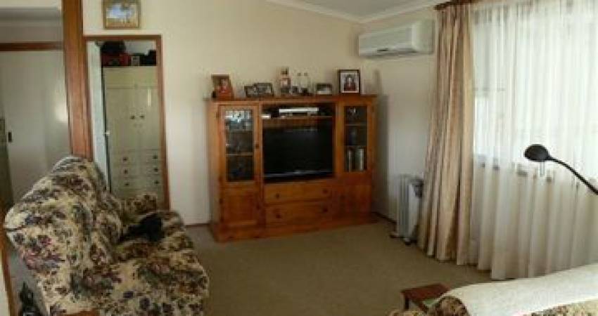 https://www.domain.com.au/h29-295-boat-harbour-dr-scarness-qld-4655-2008485748 1