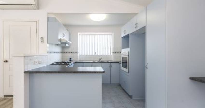 597 Kalamunda Rd, High Wycombe WA -3